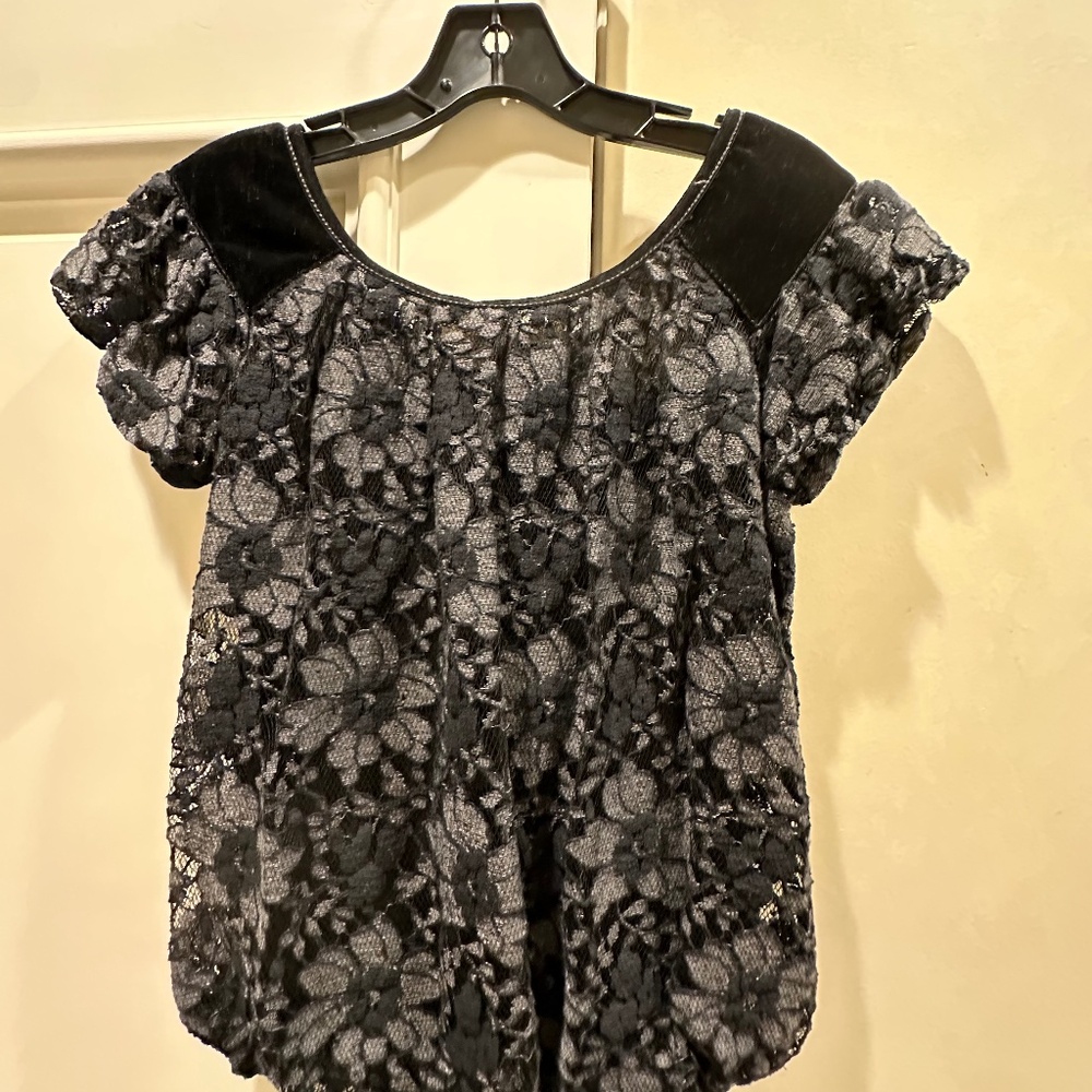 Max Studio black lace and velvet sleeve top, gathered bottom, Size XS and S.